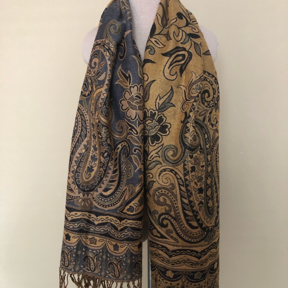 Scarf - Picture 2 of 5